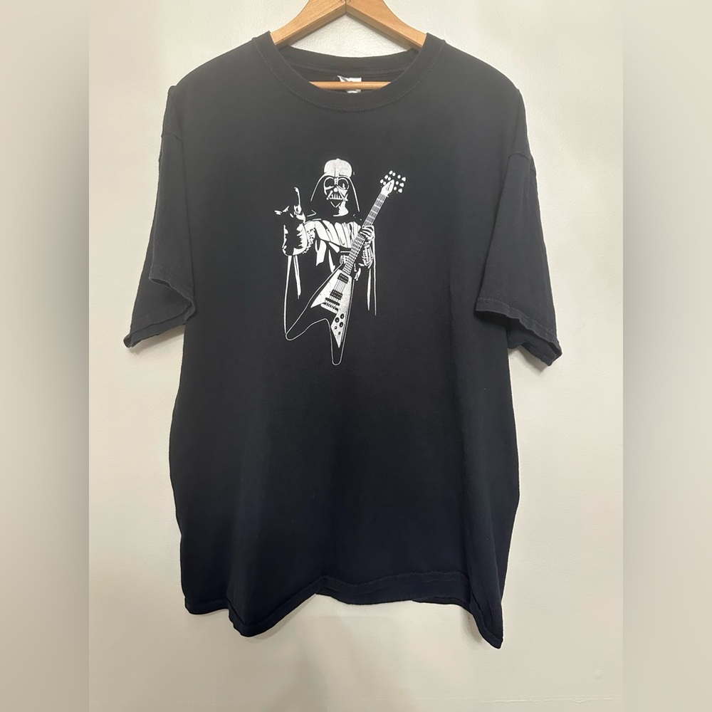 Vintage Y2K Darth Vader Star Wars Rock Guitar Men’s T-Shirt in Black Size XL